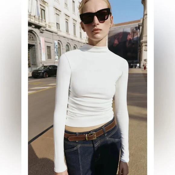 NWT White Mock Neck Top - Picture 2 of 4